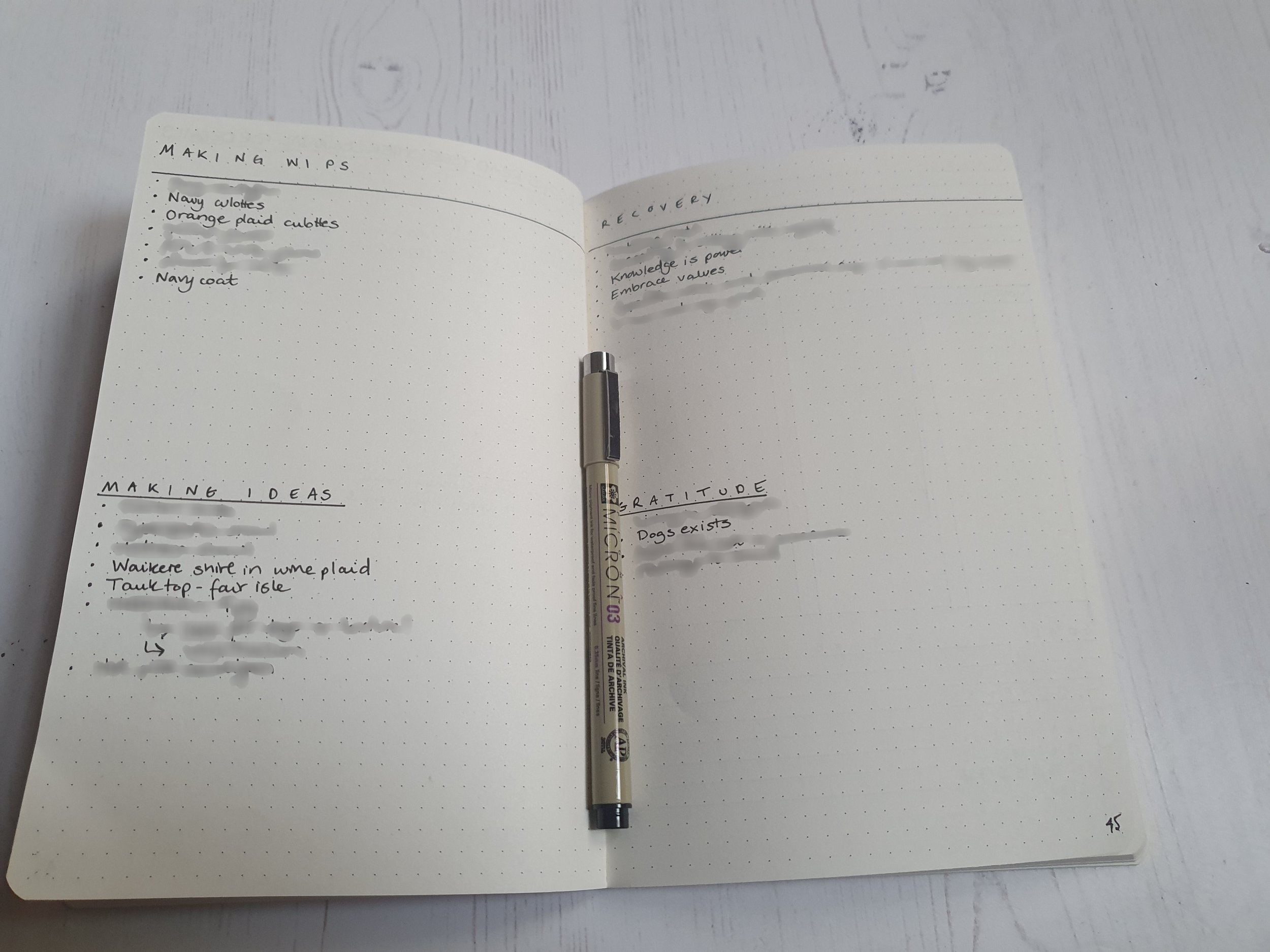 minimalist bullet journal daily spread